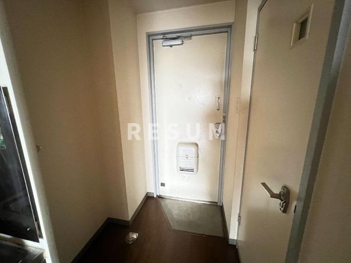 千葉県千葉市中央区松波4(マンション)の賃貸物件の玄関