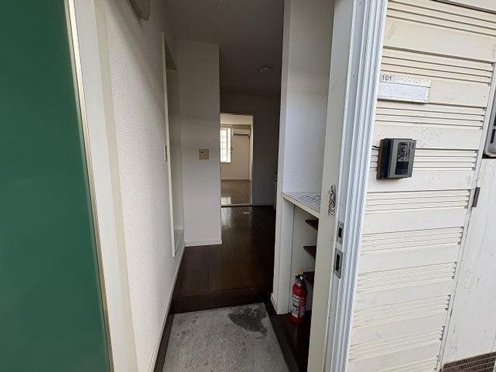 シティプラザ北上C棟の玄関