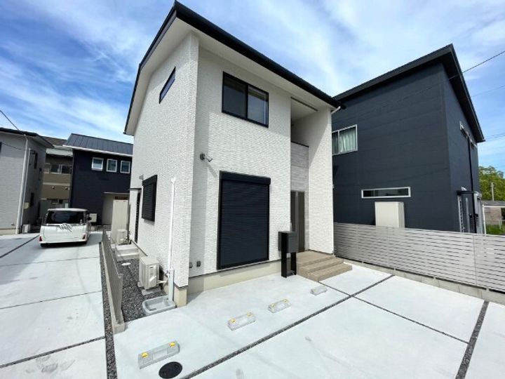 愛知県岡崎市六名新町(一戸建)の賃貸物件の外観