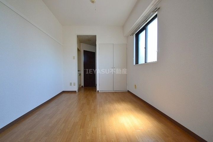 リバーサイド庚午の居間