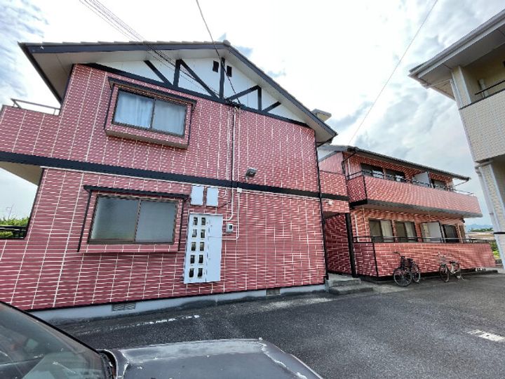 岡山県倉敷市下庄の賃貸アパートの外観