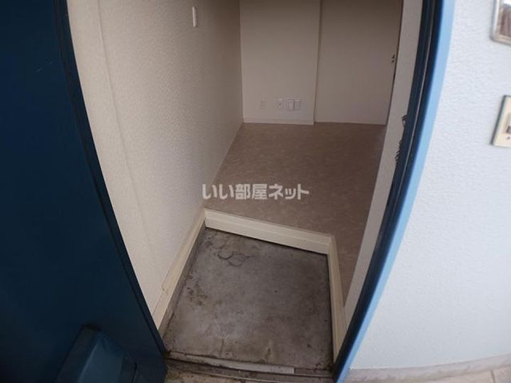 茨城県古河市西町(アパート)の賃貸物件の玄関