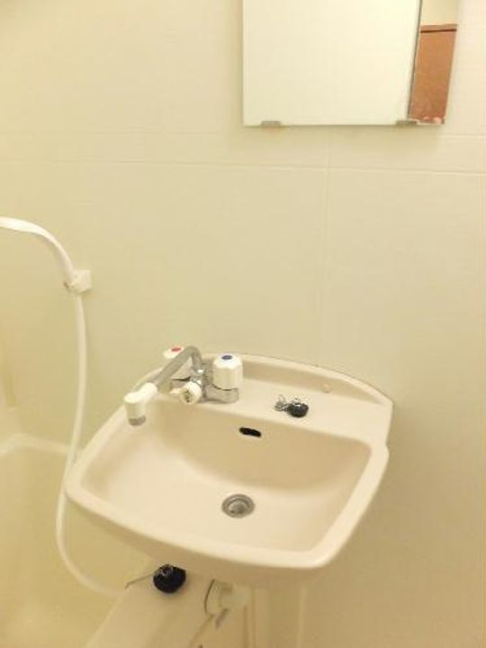 レオパレスチロルαの内装