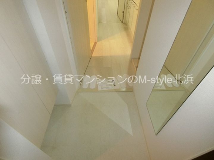 セレニテ本町グランデの玄関