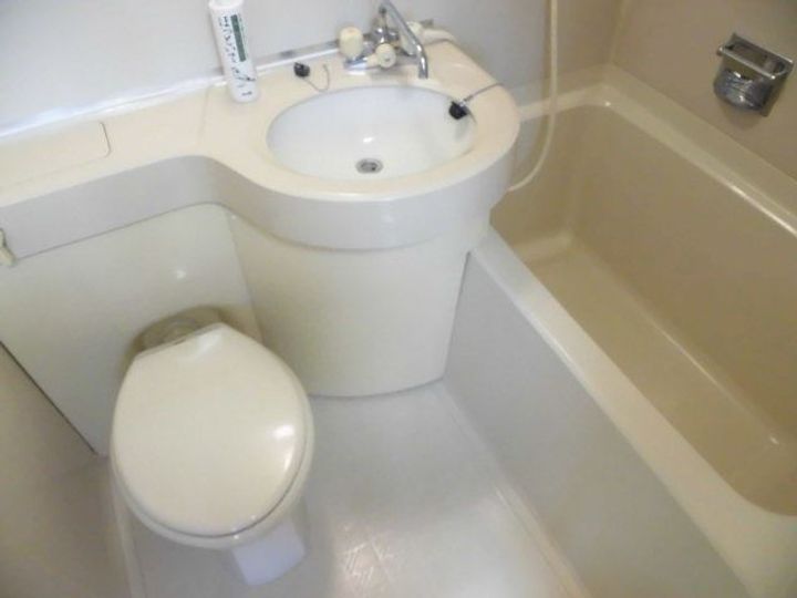 サロンドニスの風呂