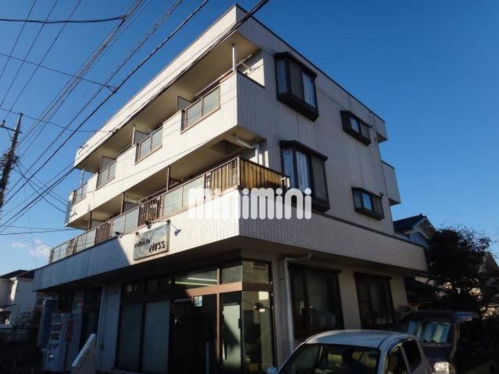 サロンドニスの外観