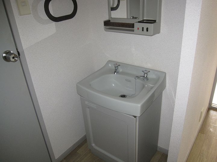 アロエ八木山Cの内装