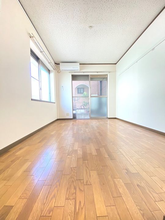 ヴェルデン花の木の居間