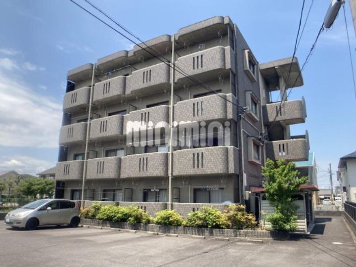 大井手ガーデンテラス B棟の外観