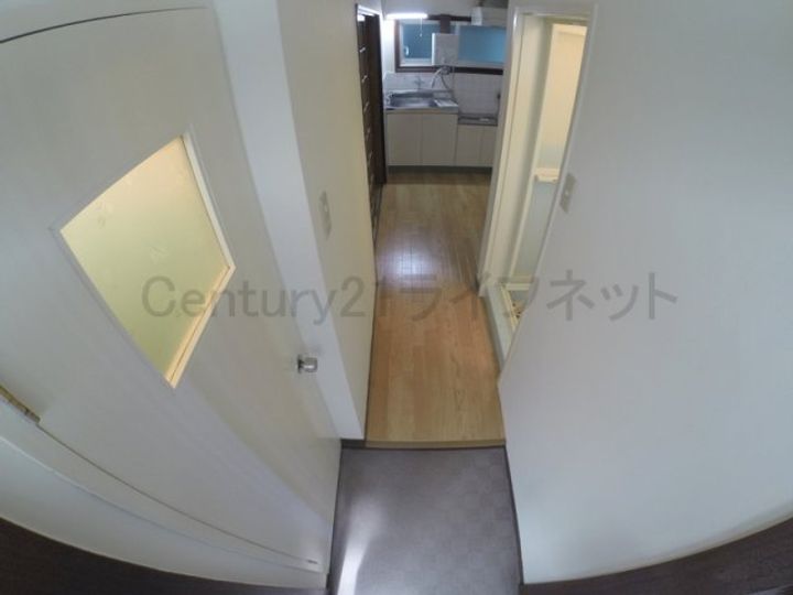 中善マンションの玄関