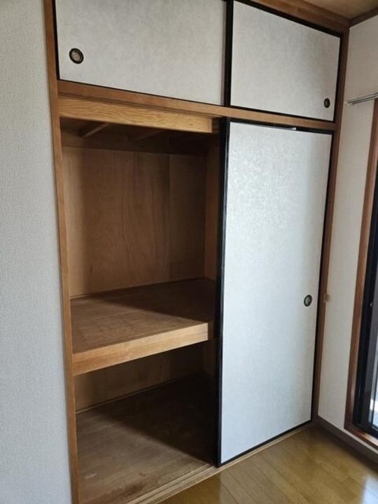 神山ビルの内装
