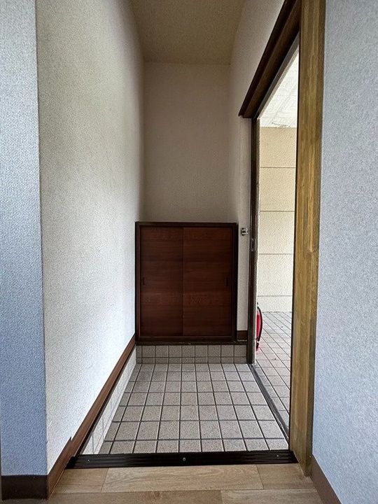 群馬県太田市龍舞町(アパート)の賃貸物件の玄関