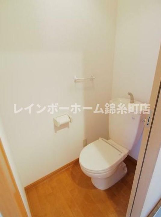 ロードサイド秋の内装