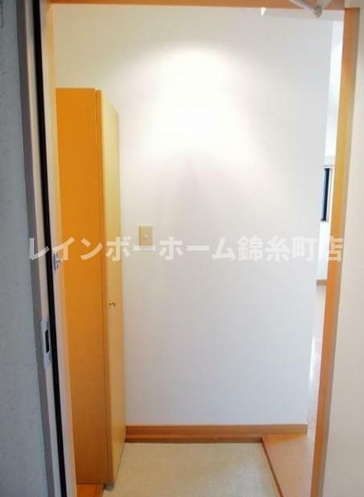 ロードサイド秋の玄関