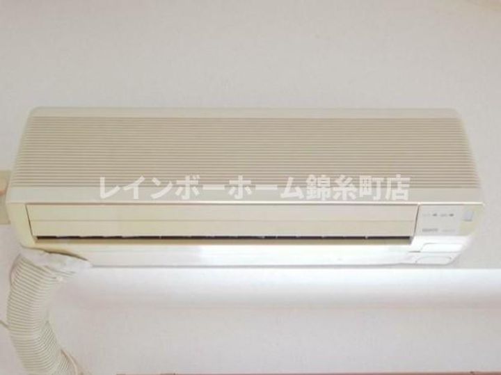 ロードサイド秋の内装