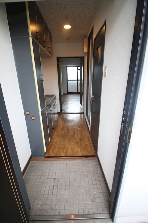 ロイヤルアベニューの玄関