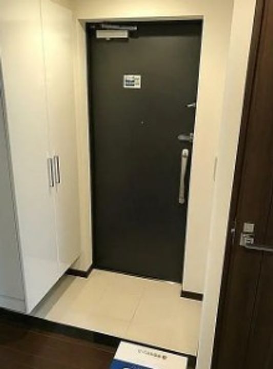 東京都港区芝浦4(マンション)の賃貸物件の玄関