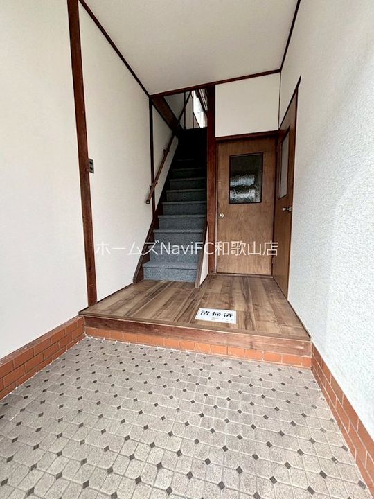 和歌山県和歌山市出島(一戸建)の賃貸物件の玄関