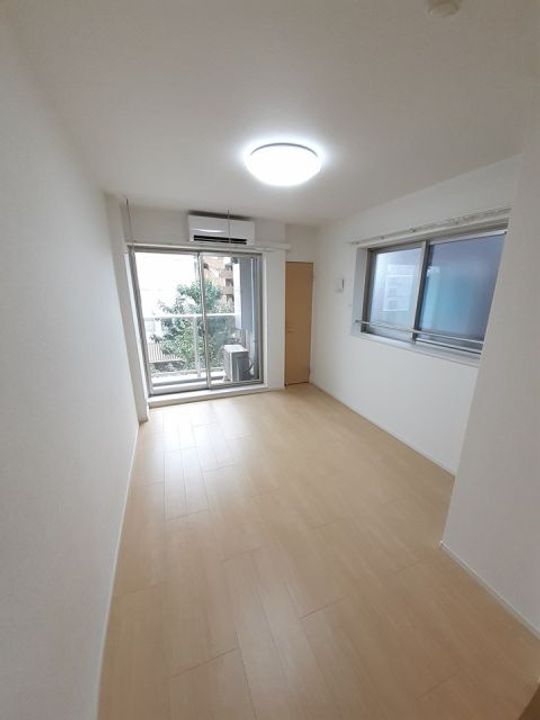 ローズボヌールIIIの居間