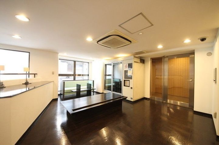 グランスイート銀座レスティモナークの地図