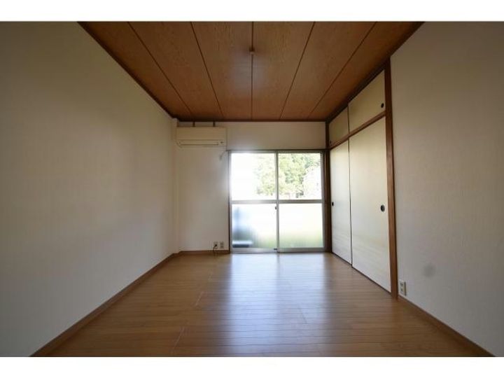 オリエント宮下の居間