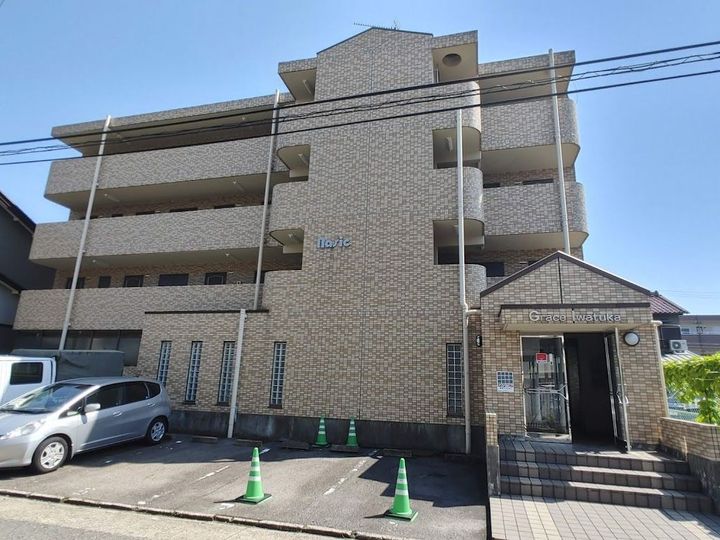 グレース岩塚の外観
