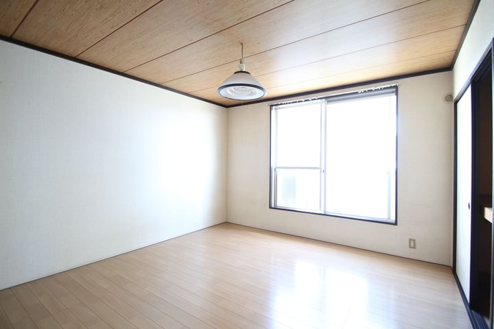 南鴨宮サニーハイツの居間