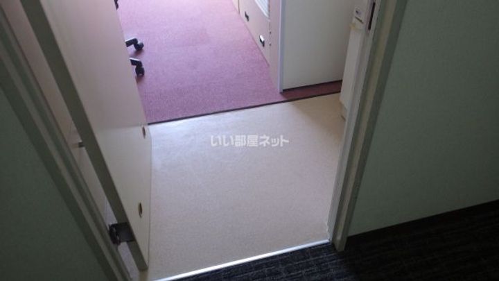 ドーミー赤池の玄関