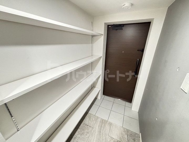東京都板橋区南常盤台1(マンション)の賃貸物件の玄関