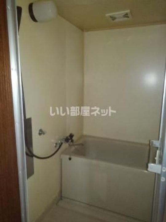 コーポGENIの風呂