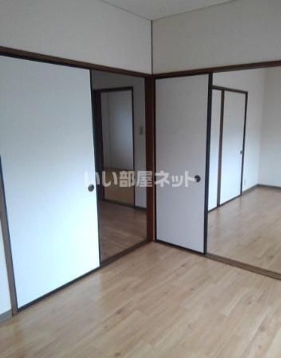 コーポGENIの居間