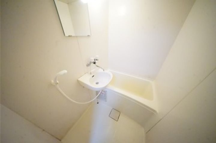 レオパレスLightlifeIの風呂