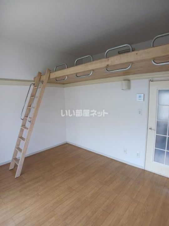 兵庫県加古川市加古川町溝之口(アパート)の賃貸物件の居間