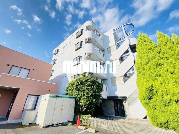 レヂデンスナガノの外観