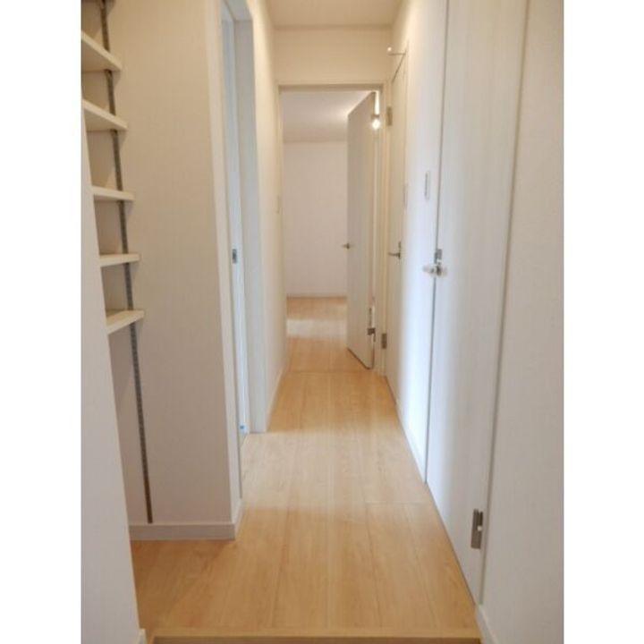 大阪府箕面市半町4(アパート)の賃貸物件の玄関