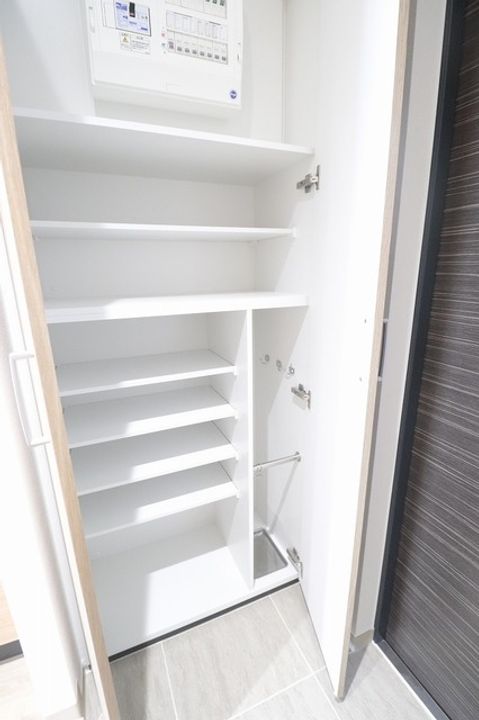 新潟県新潟市中央区古町通8番町(マンション)の賃貸物件の玄関