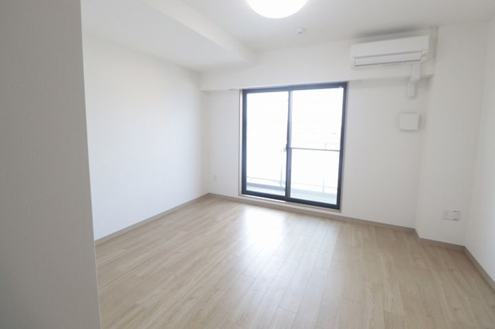 新潟県新潟市中央区古町通8番町(マンション)の賃貸物件の居間