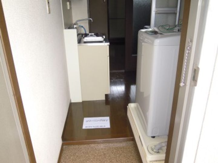 ハイツあいりんの玄関