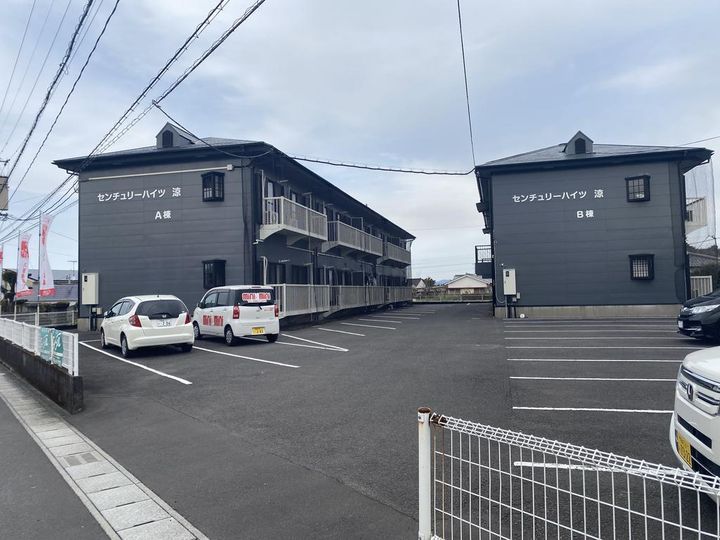 センチュリーハイツ涼の外観