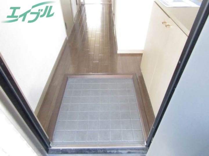 やまむらハイツの玄関