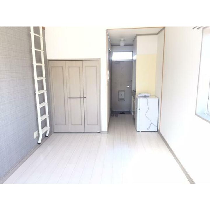 神奈川県厚木市三田(アパート)の賃貸物件の居間