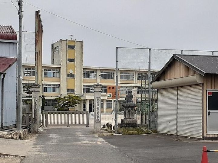 ラフレシール C棟の周辺