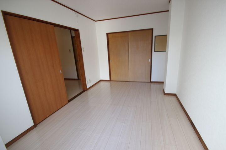 山本ビル(三篠)の居間