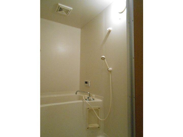 ルインズワタナベの風呂