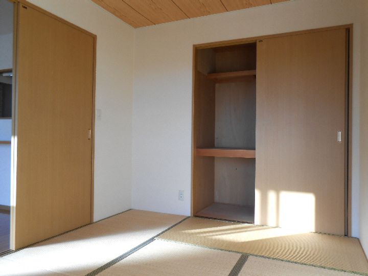 ルインズワタナベの内装