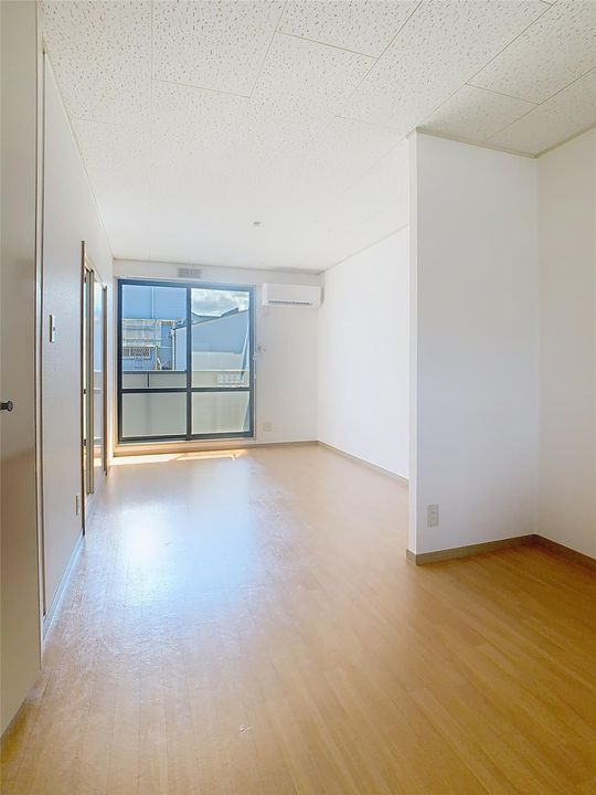 グリーンヴィラ宮武B棟の居間