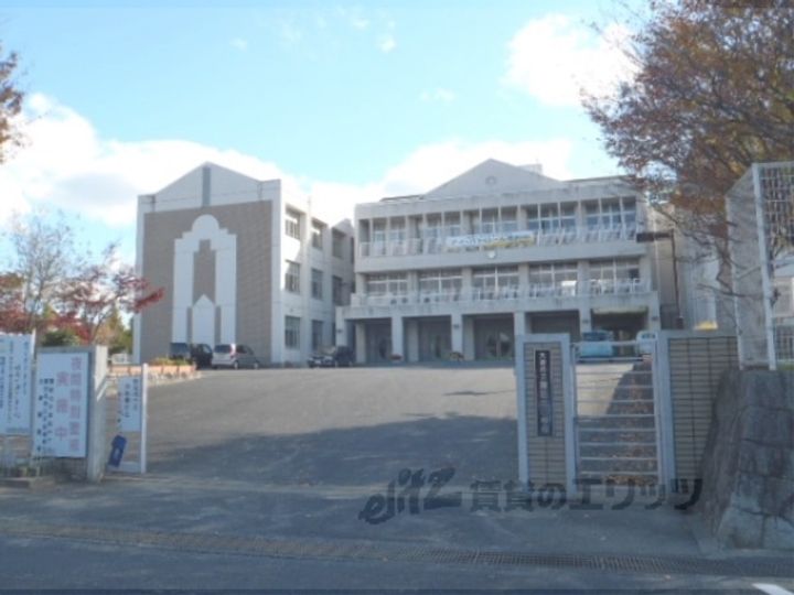 ウエストコミタリア3の周辺