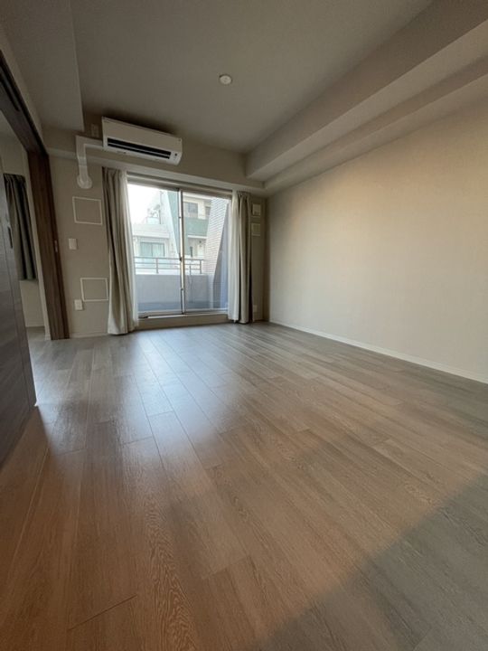 ジオ新宿百人町の居間