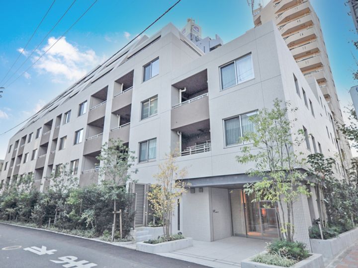 ジオ新宿百人町の外観