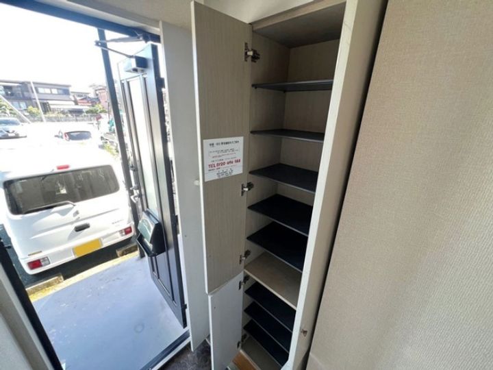 竹富ハイツの玄関